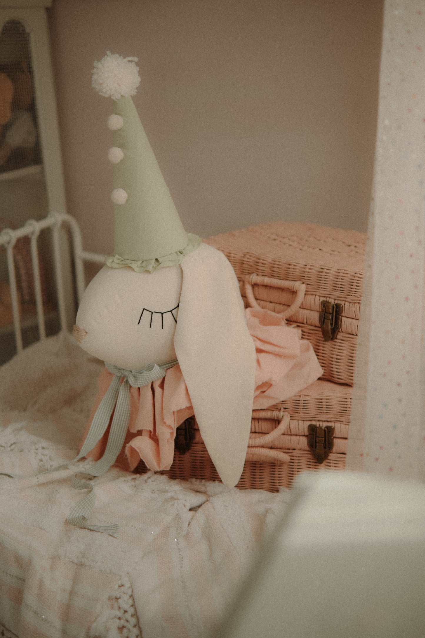 Circus bunny head wall decoration – hanging rabbit décor for nursery and kids’ room