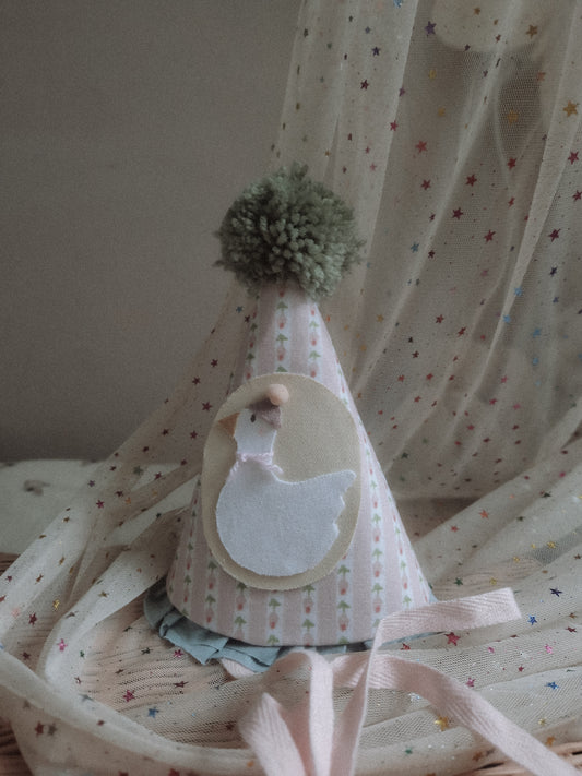 Felt Birthday Hat with Duck, Baby Birthday Hat with Goose – 1st Birthday Circus Party Crown