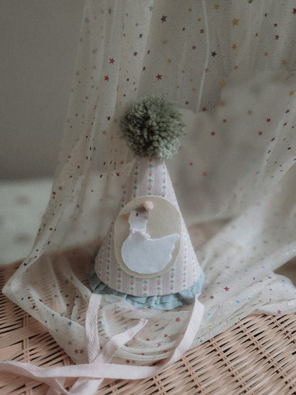 Felt Birthday Hat with Duck, Baby Birthday Hat with Goose – 1st Birthday Circus Party Crown