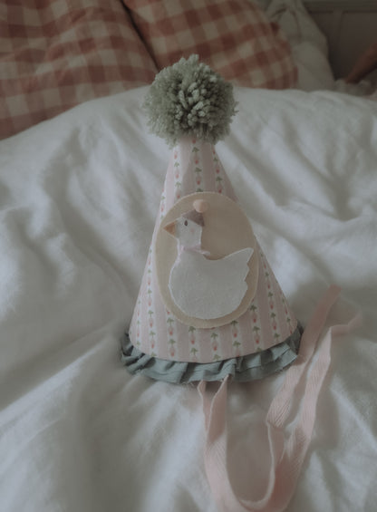 Felt Birthday Hat with Duck, Baby Birthday Hat with Goose – 1st Birthday Circus Party Crown