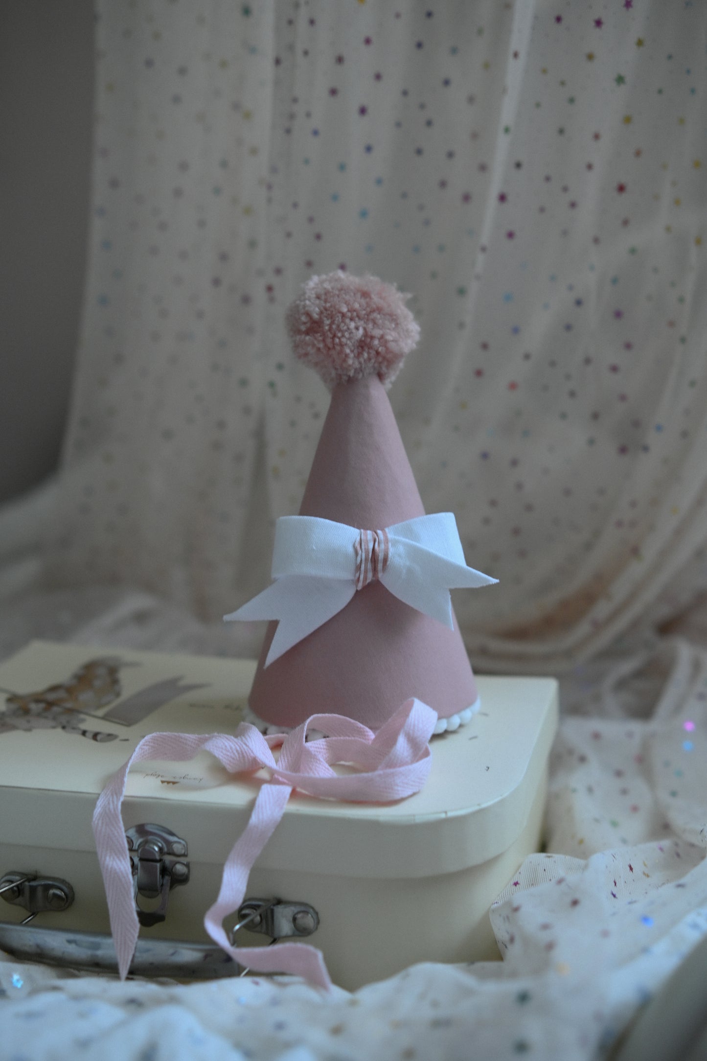 Pink Birthday Hat with Bow, 1st Birthday Crown for Girl, Felt Party Hat, Cake Smash Outfit, Baby Girl Birthday Accessories