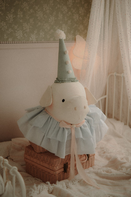Large circus pig head wall decoration – handmade pig décor with blue collar and green circus hat for nursery or kids’ room
