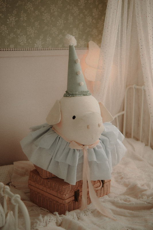 Large circus pig head wall decoration – handmade pig décor with blue collar and green circus hat for nursery or kids’ room