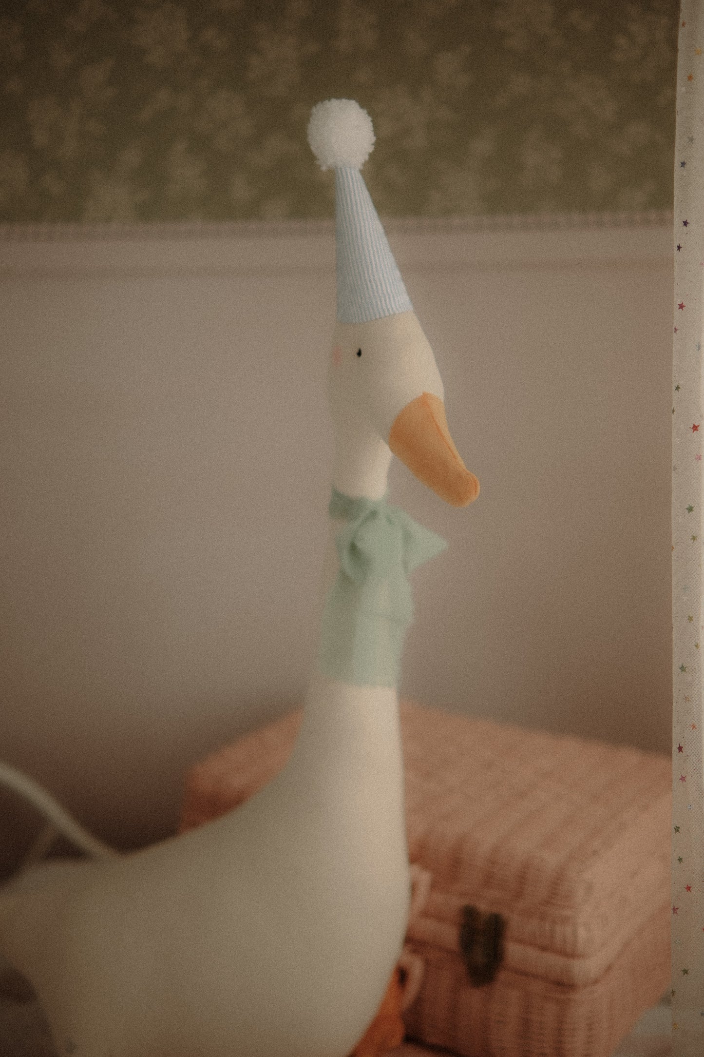 Large circus goose soft toy – handmade sitting goose with hat, circus-style décor for nursery, baby shower or birthday