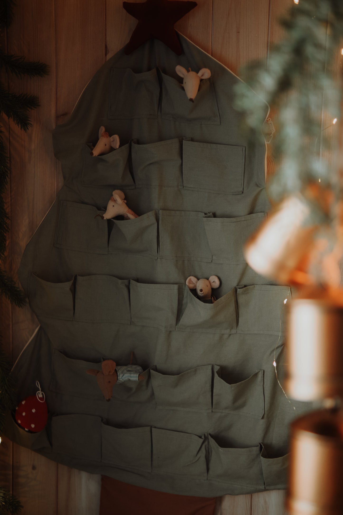 Green Christmas Tree Advent Calendar for Kids – 24 Fabric Pockets, Wall Hanging, Durable Holiday Décor, Toy & Mouse doll Storage