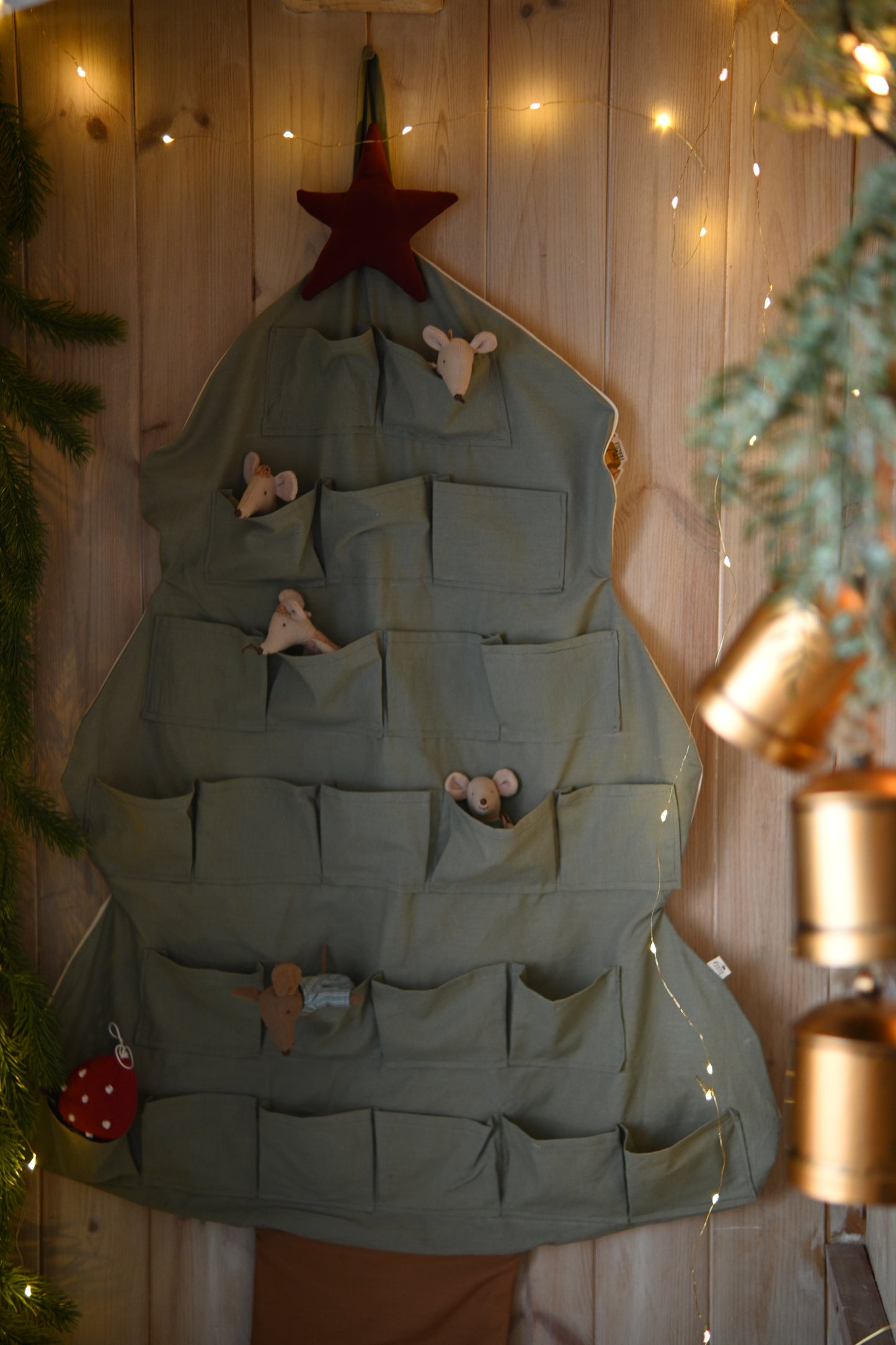 Green Christmas Tree Advent Calendar for Kids – 24 Fabric Pockets, Wall Hanging, Durable Holiday Décor, Toy & Mouse doll Storage