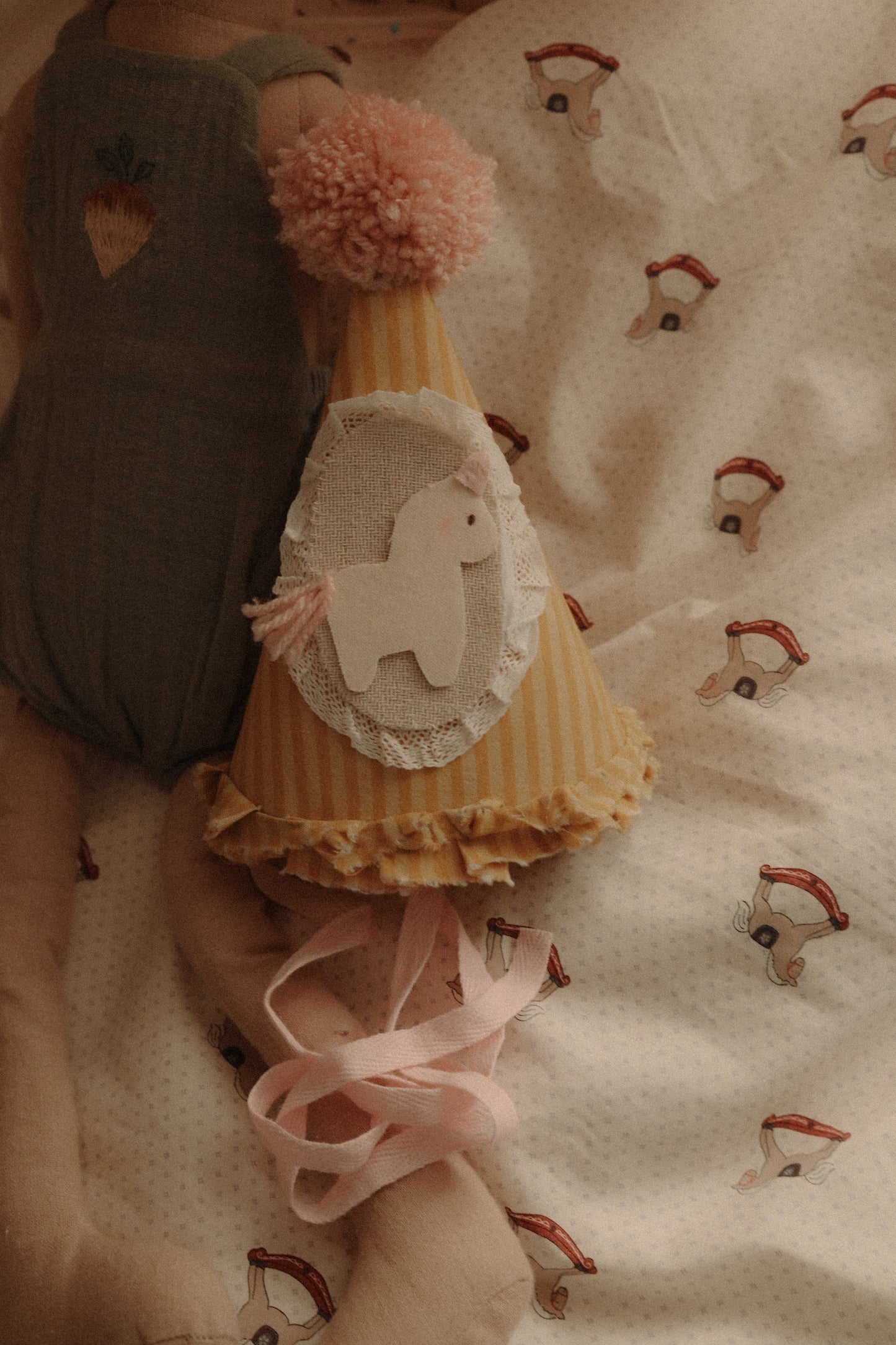 Felt Birthday Hat with Horse, Unicorn Circus Cake Smash Crown