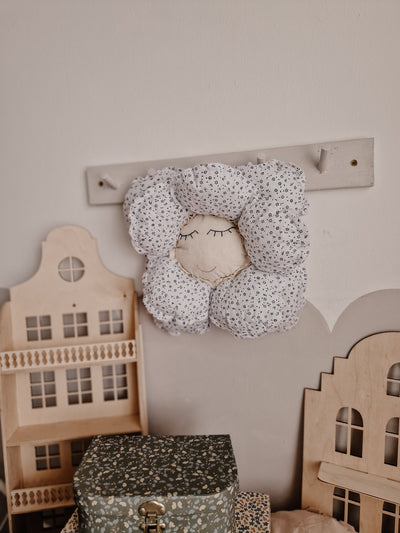 Flower head wall decoration, flower pillow for baby
