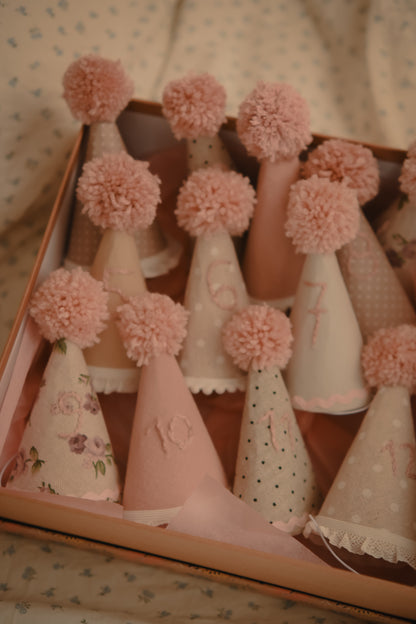 Milestone Bear Hat Set – 14 Pieces